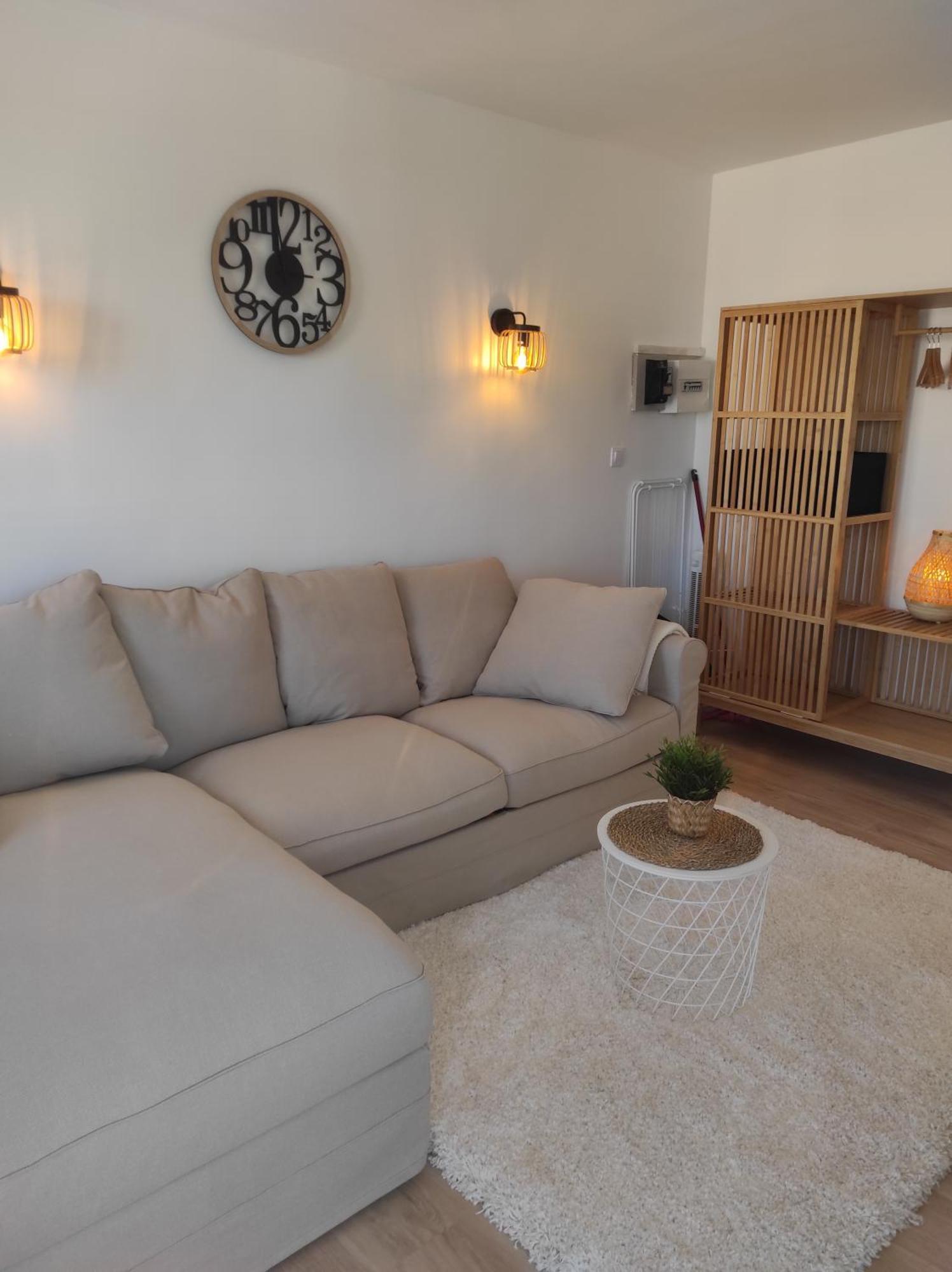 Centre Port,Studio Cosy,Vue Piscine Et Sur Le Parking Prive Ainsi Que Le Mont Saint Martin แอกด์ ภายนอก รูปภาพ